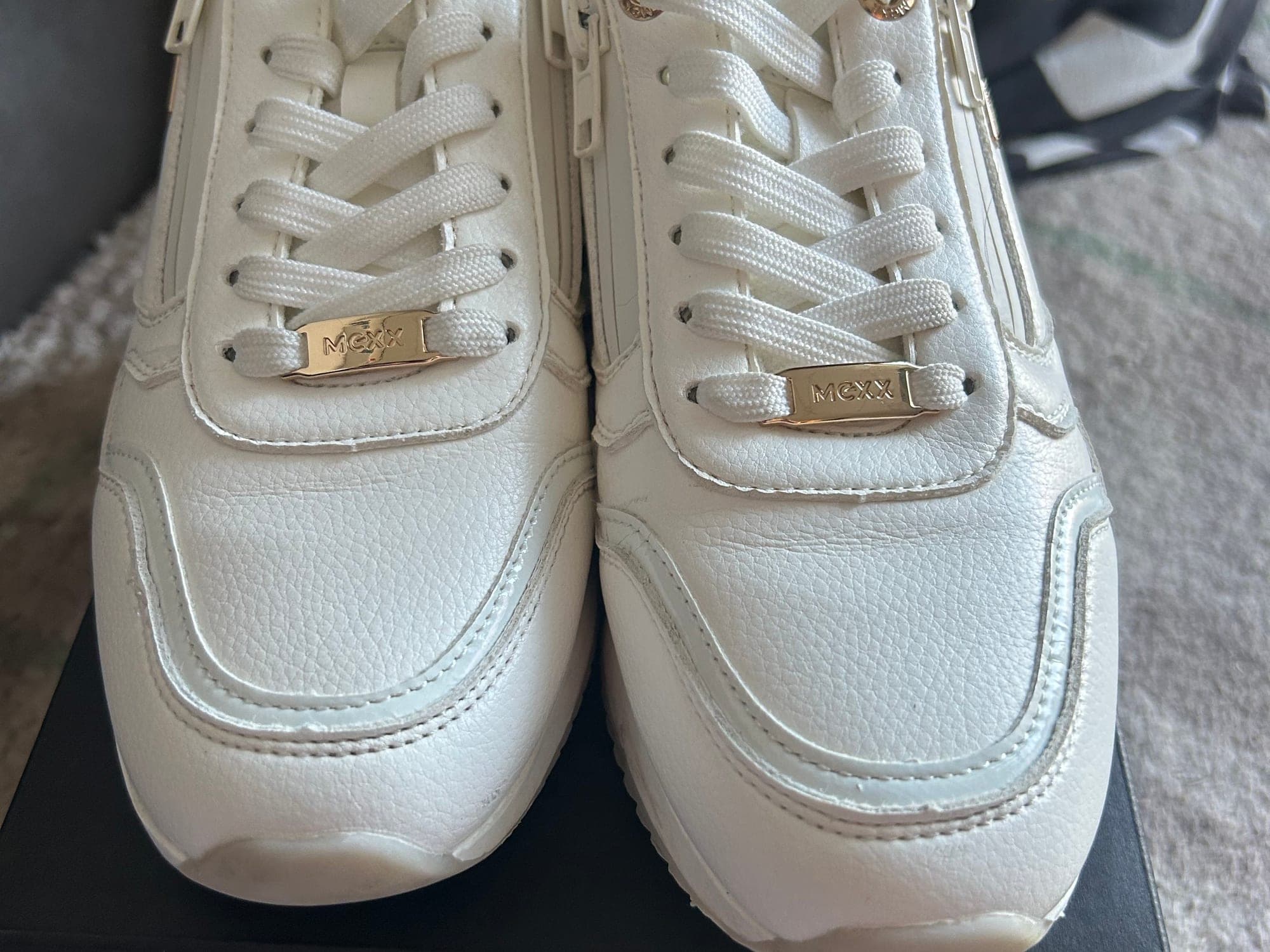 MEXX Mana witte sneakers maat 38 met holografische details