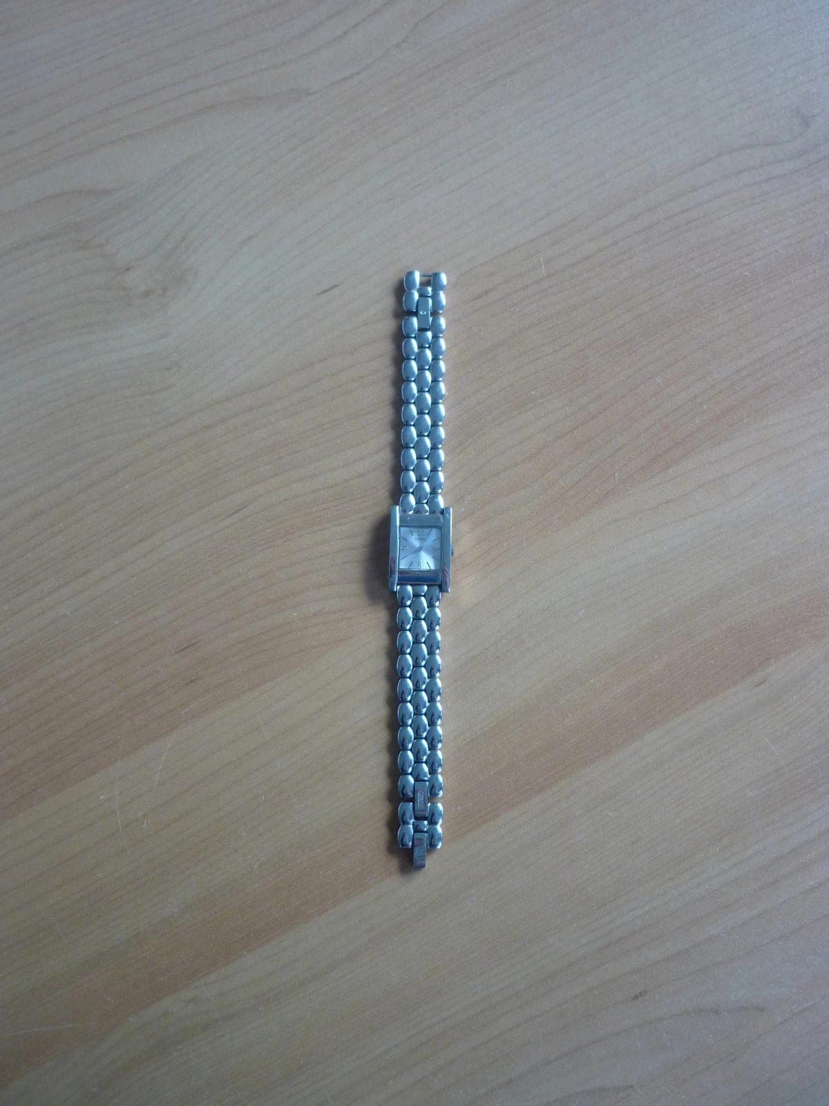 Zilverkleurig roestvrij stalen horloge van Guess