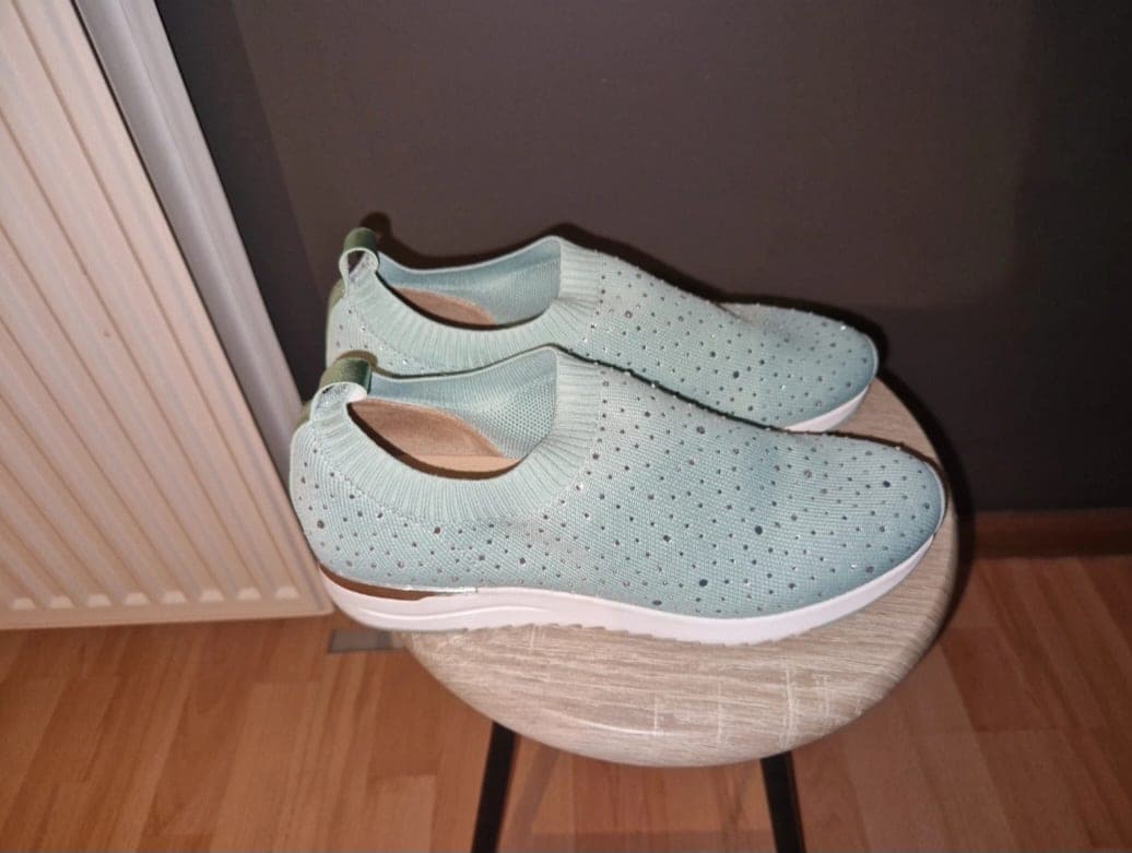 Mintgroene gebreide sneakers met witte zool