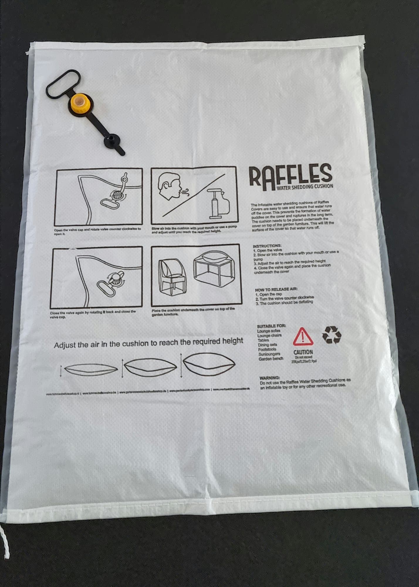 Raffles Water Shedding Cushion