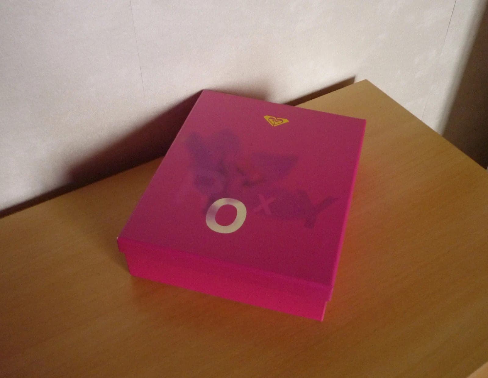 Boîte de rangement en carton rose fuchsia Roxy