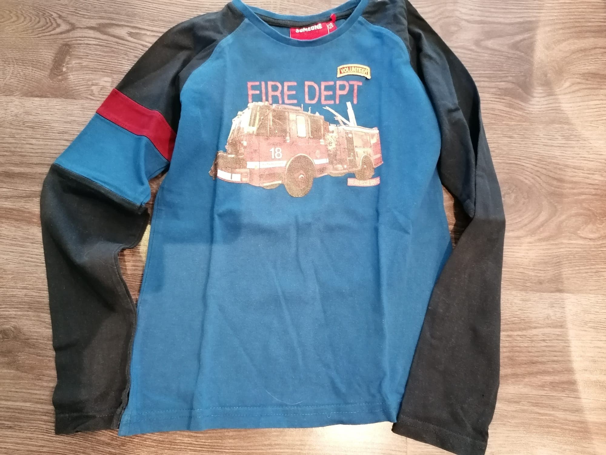 SOMEONE Fire Dept longsleeve shirt with fire truck print