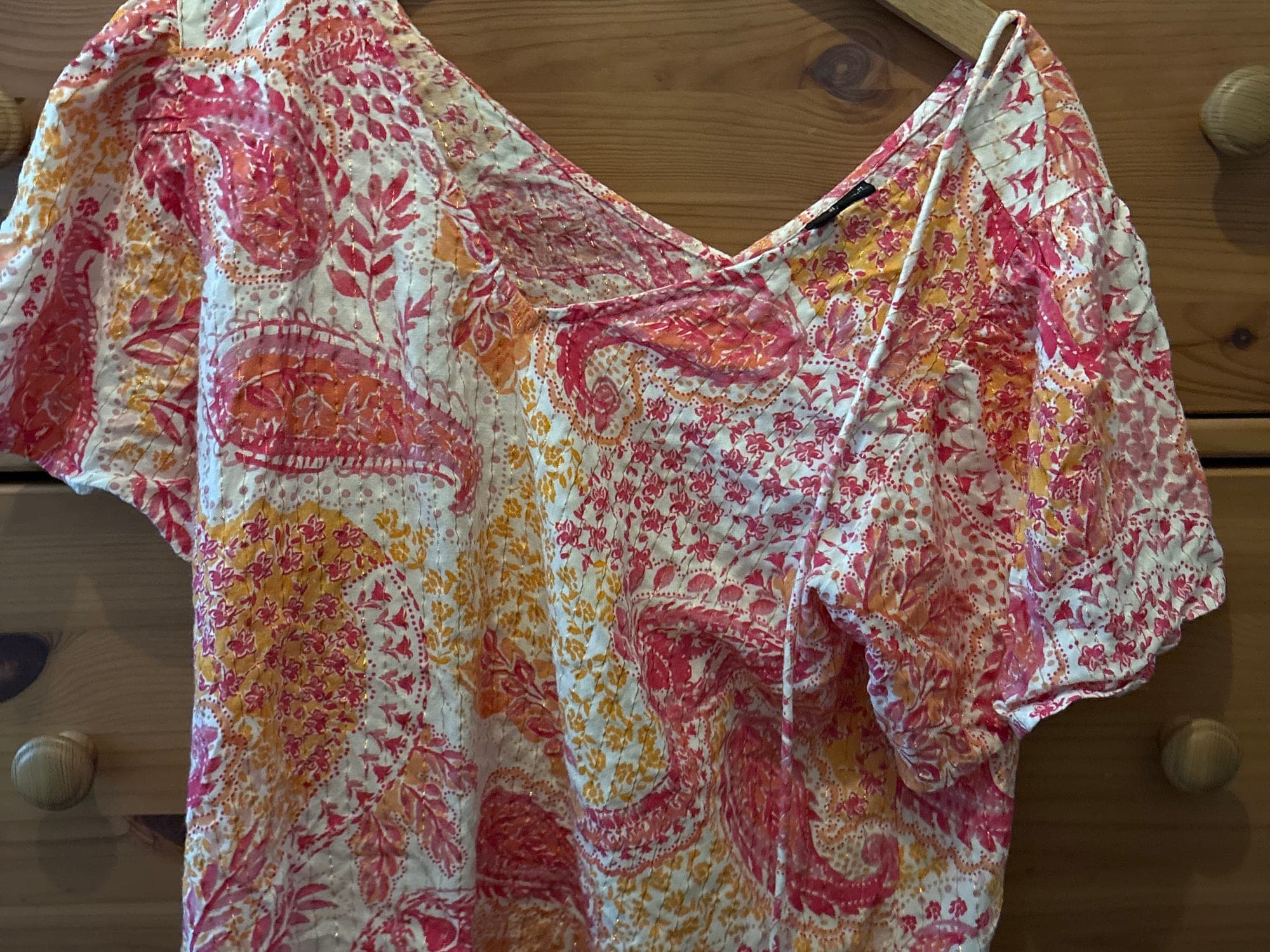 Rood-wit bloemenprint blouse met korte mouwen