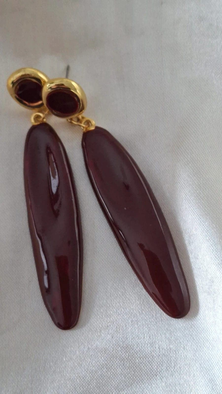 Veritas fashion statement oorbellen met donkerrode druppels